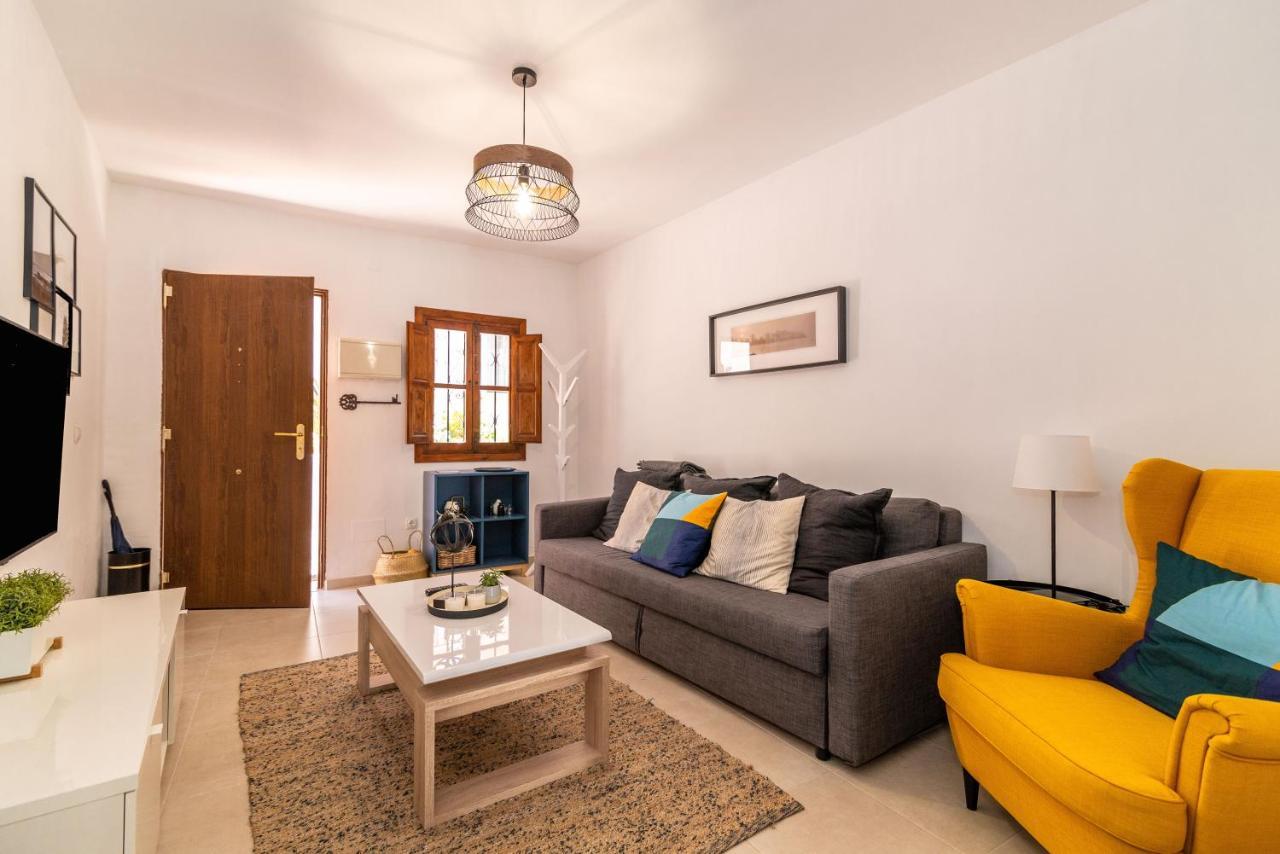 Lovely Cozy 2-Bedroom Residential Home With Patio Benalmádena Esterno foto